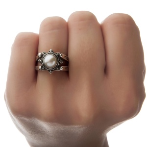 1DA0373 RED GARNET PEARL Handclose